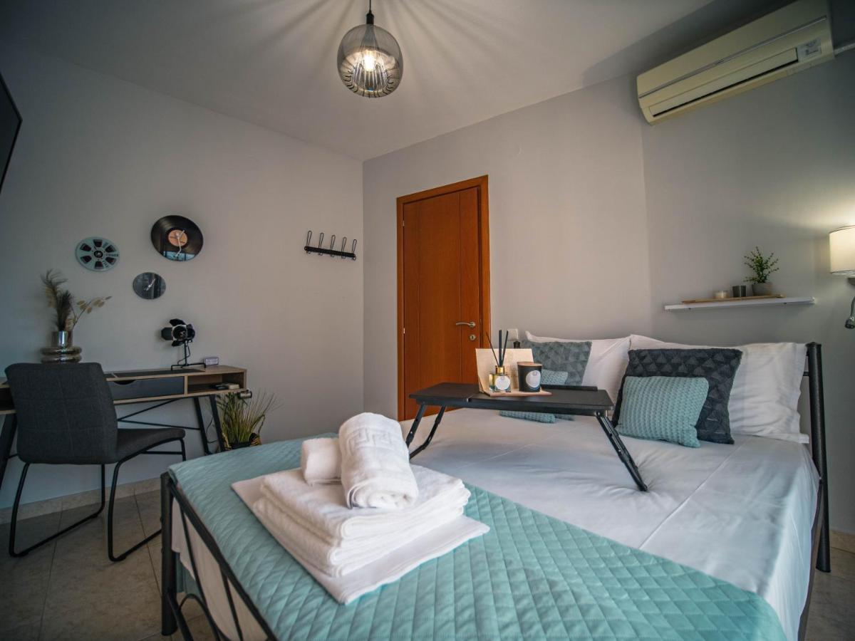 Menta Retro - Central Spot Apartments Volos Bagian luar foto
