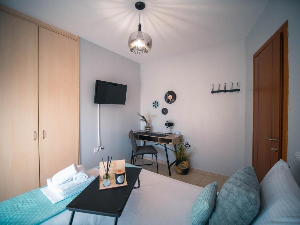 Menta Retro - Central Spot Apartments Volos Bagian luar foto