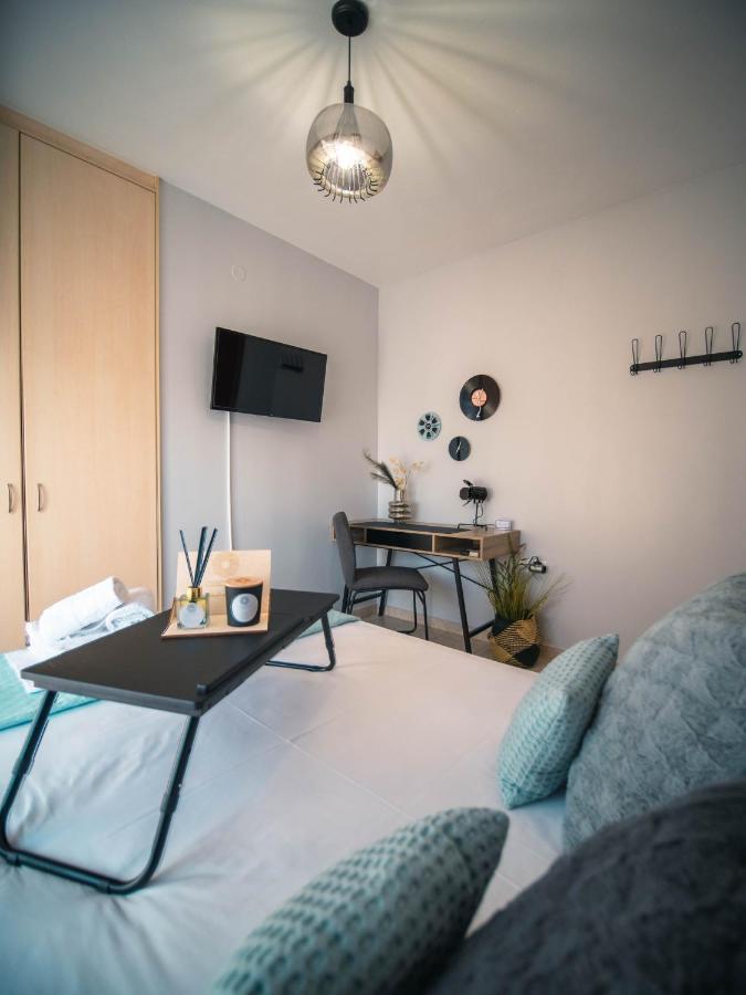 Menta Retro - Central Spot Apartments Volos Bagian luar foto