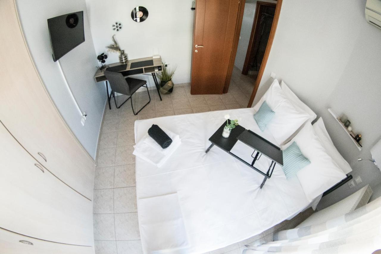 Menta Retro - Central Spot Apartments Volos Bagian luar foto